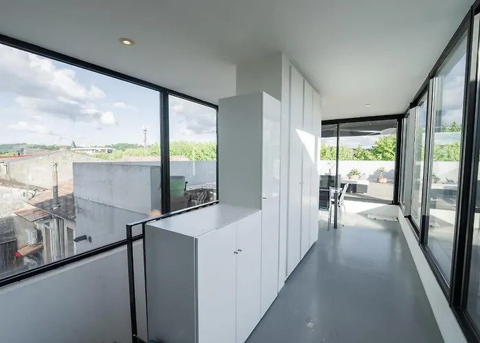 아파트 Spacious And Bright Nest With Beautiful Terrace