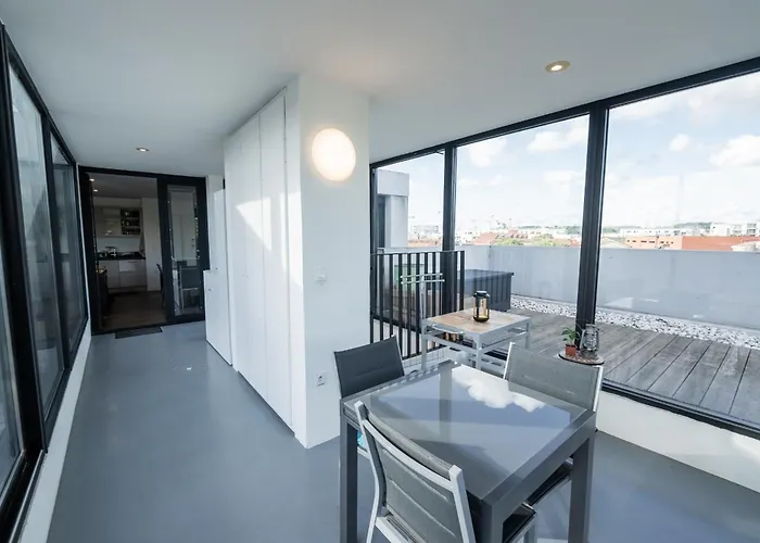Apartman Spacious And Bright Nest With Beautiful Terrace *